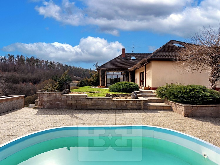 Prodej  rodinného domu 262 m², pozemek 2 154 m² - foto 8