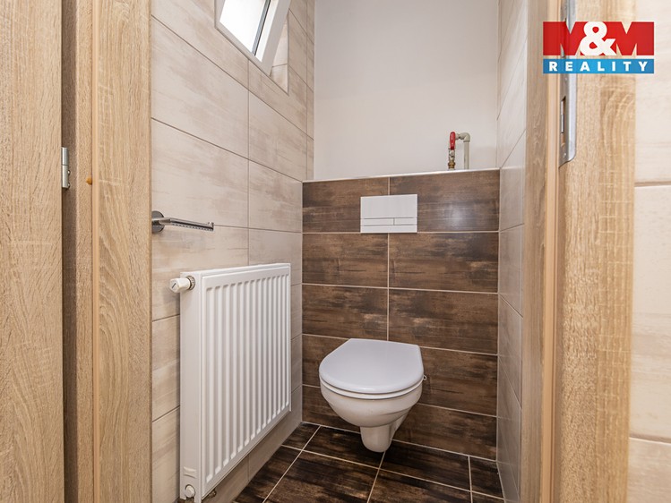 Prodej rodinného domu 290 m², pozemek 248 m² - foto 6