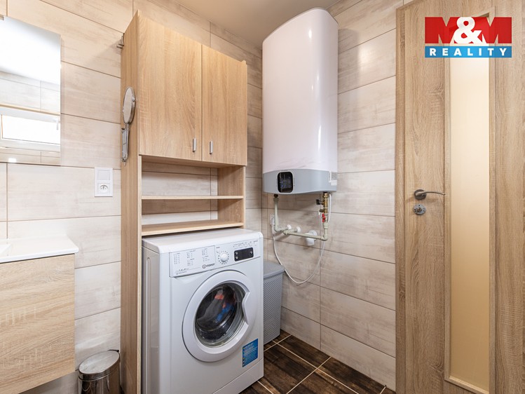 Prodej rodinného domu 290 m², pozemek 248 m² - foto 7