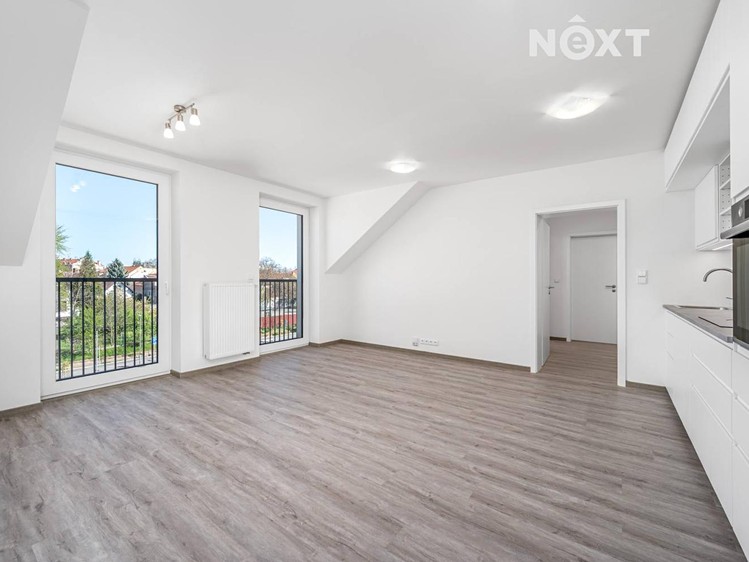 Pronájem bytu 3+kk 67 m² (Podkrovní) - foto 4
