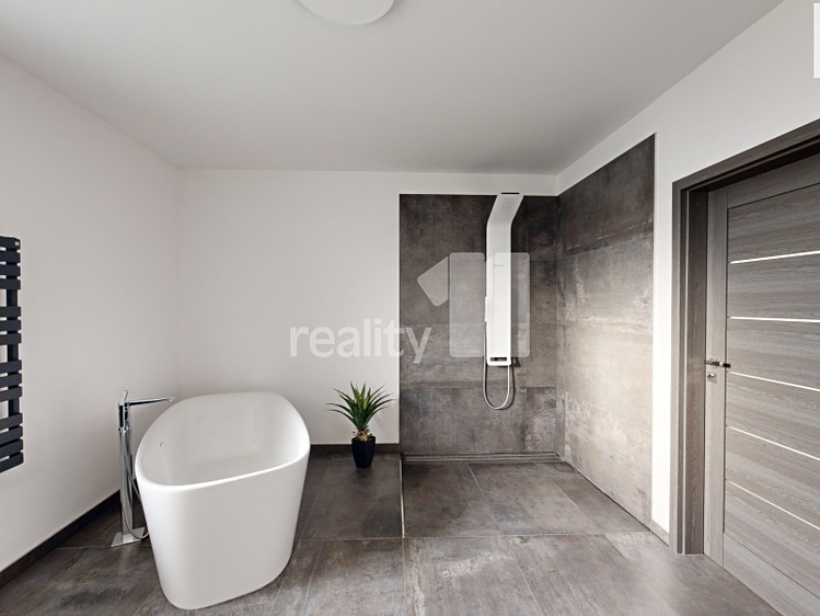 Prodej rodinného domu 120 m², pozemek 644 m² - foto 2