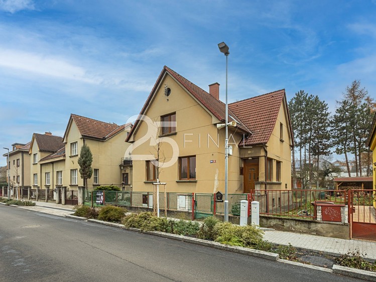 Prodej rodinného domu 124 m², pozemek 448 m² - foto 3