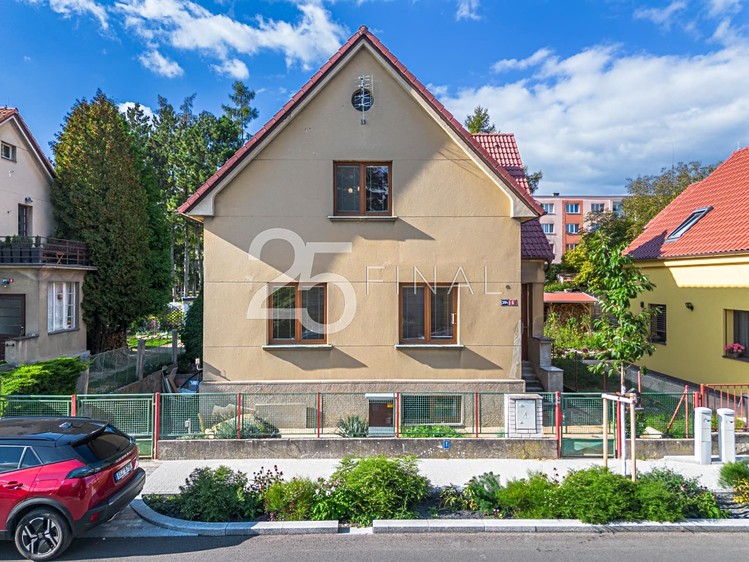 Prodej rodinného domu 124 m², pozemek 448 m² - foto 2
