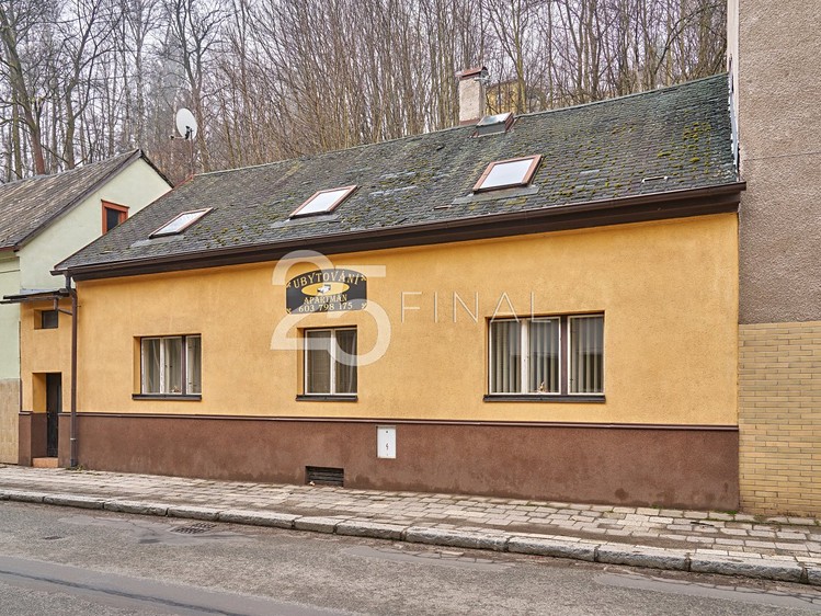 Prodej rodinného domu 141 m², pozemek 517 m² - foto 2