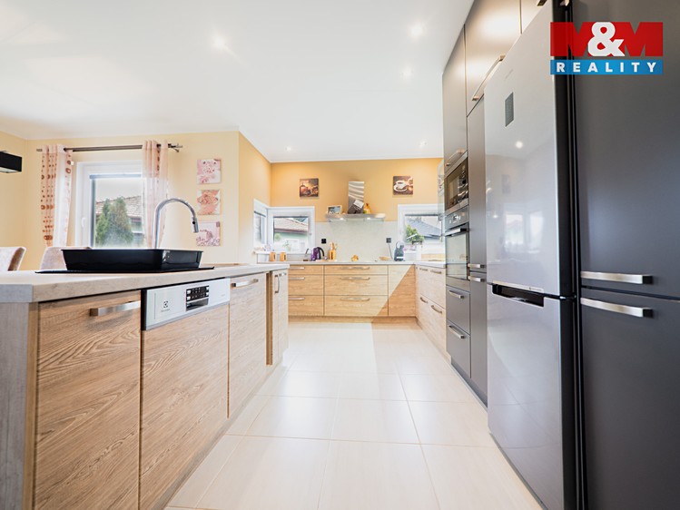 Prodej  rodinného domu 144 m², pozemek 550 m² - foto 4