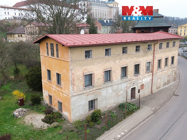 Prodej rodinného domu 320 m², pozemek 198 m² - foto 1
