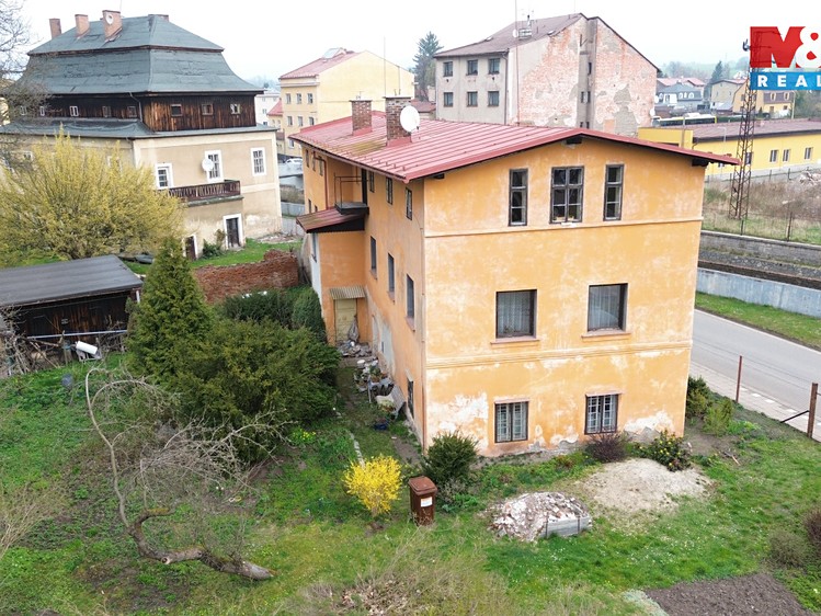 Prodej rodinného domu 320 m², pozemek 198 m² - foto 2