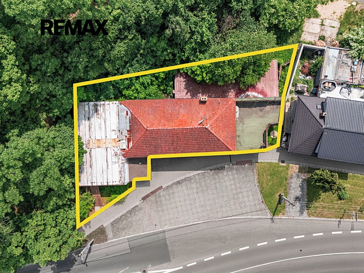 Prodej rodinného domu 394 m², pozemek 286 m² - foto 3