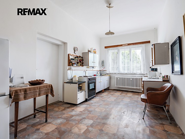 Prodej  rodinného domu 220 m², pozemek 993 m² - foto 5