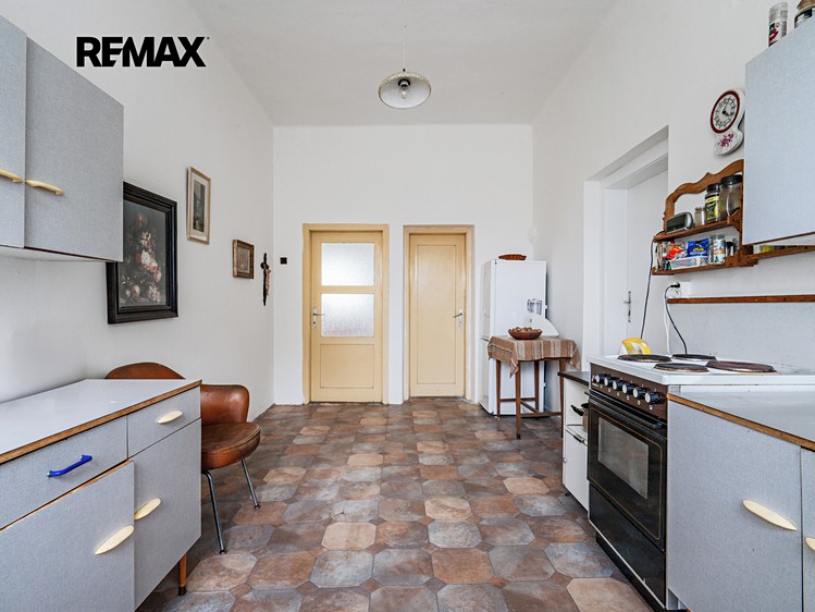 Prodej  rodinného domu 220 m², pozemek 993 m² - foto 6