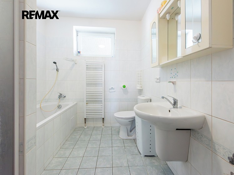 Prodej rodinného domu 209 m², pozemek 1 446 m² - foto 7