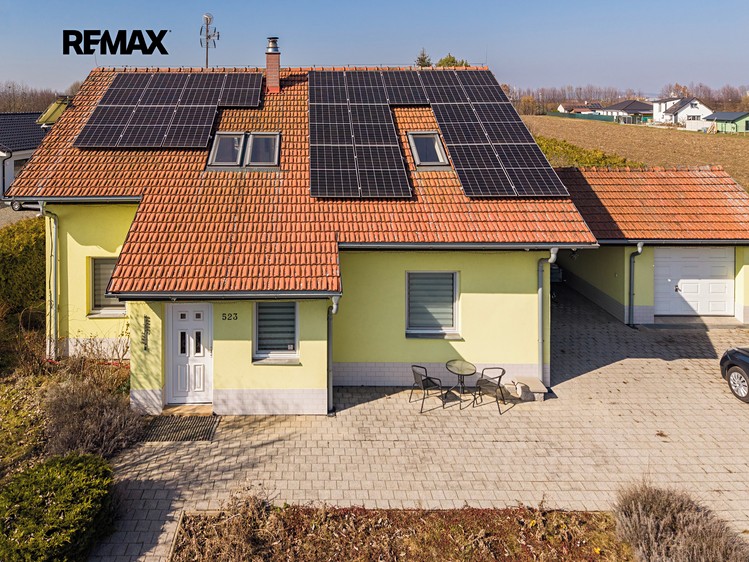 Prodej rodinného domu 209 m², pozemek 1 446 m² - foto 1