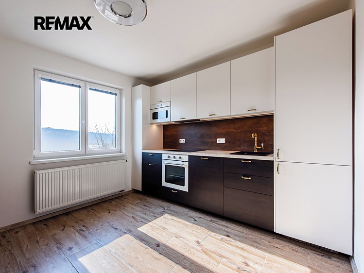 Prodej rodinného domu 200 m², pozemek 802 m² - foto 7