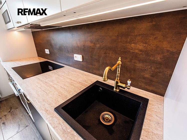 Prodej rodinného domu 200 m², pozemek 802 m² - foto 8