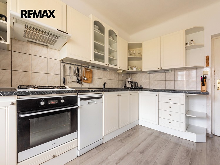 Prodej rodinného domu 192 m², pozemek 167 m² - foto 6