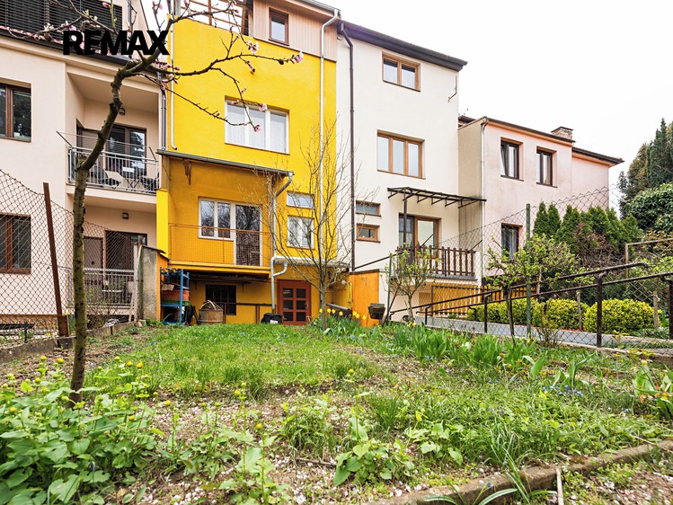 Prodej rodinného domu 192 m², pozemek 167 m² - foto 3