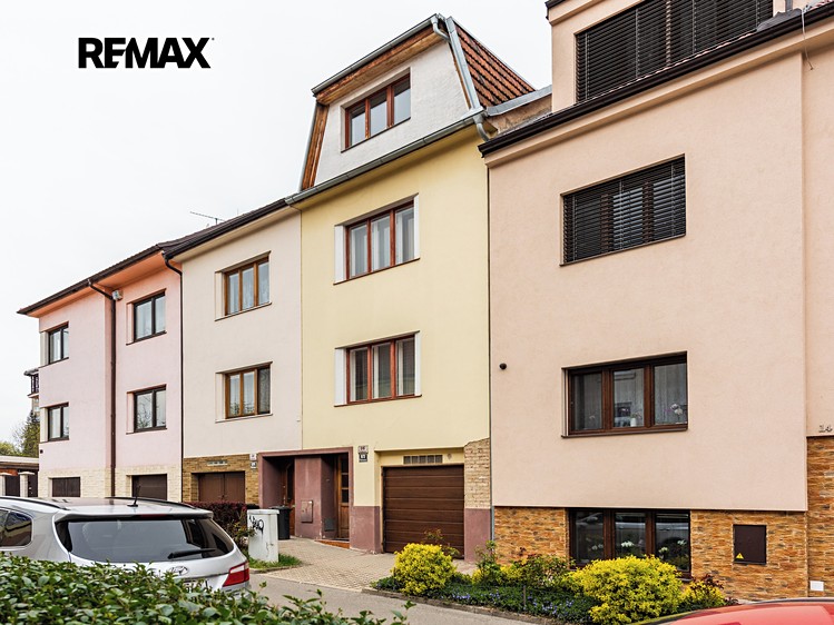 Prodej rodinného domu 192 m², pozemek 167 m² - foto 1