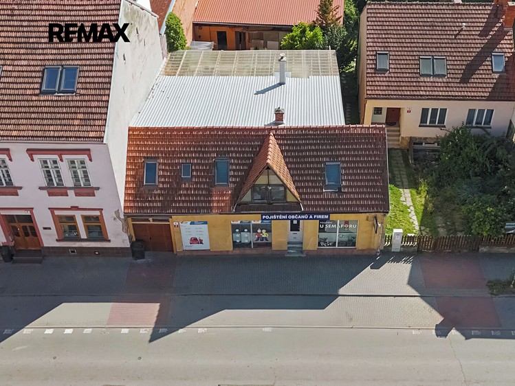 Prodej rodinného domu 350 m², pozemek 1 401 m² - foto 1