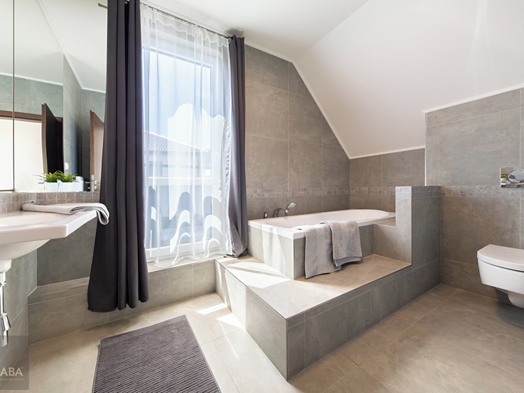 Prodej rodinného domu 139 m², pozemek 1 135 m² - foto 8