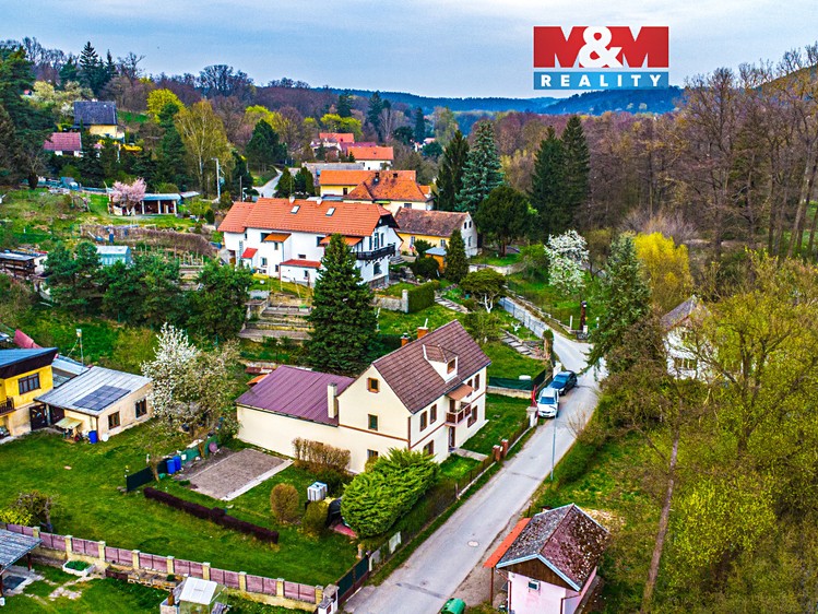 Prodej rodinného domu 105 m², pozemek 1 008 m² - foto 1