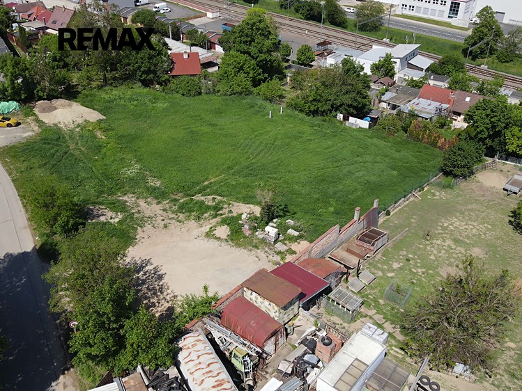 Prodej stavebního pozemku 1 289 m² - foto 3