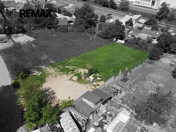 Prodej stavebního pozemku 1 289 m² - foto 1