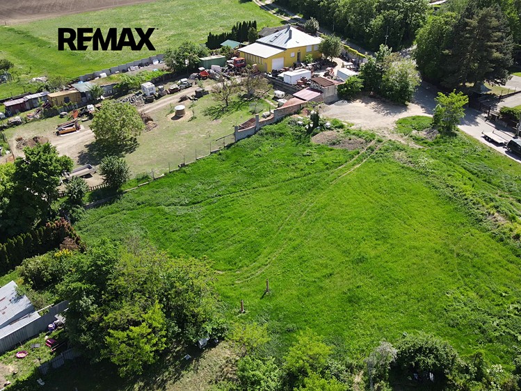 Prodej stavebního pozemku 1 289 m² - foto 4