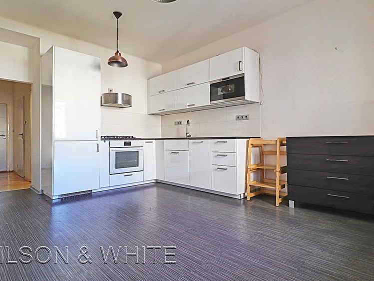 Pronájem bytu 2+1 81 m² (Jednopodlažní) - foto 8
