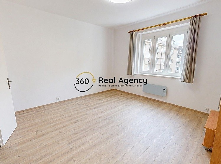 Pronájem bytu 2+kk 46 m² (Jednopodlažní) - foto 2
