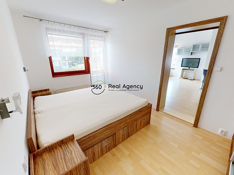 Pronájem bytu 3+kk 135 m² (Jednopodlažní) - foto 7