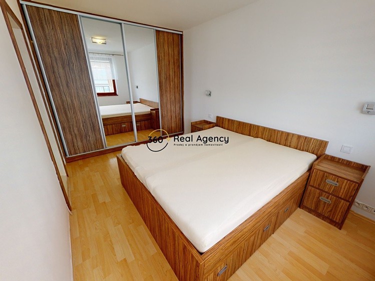 Pronájem bytu 3+kk 135 m² (Jednopodlažní) - foto 8