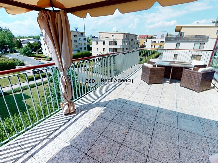 Pronájem bytu 3+kk 135 m² (Jednopodlažní) - foto 1