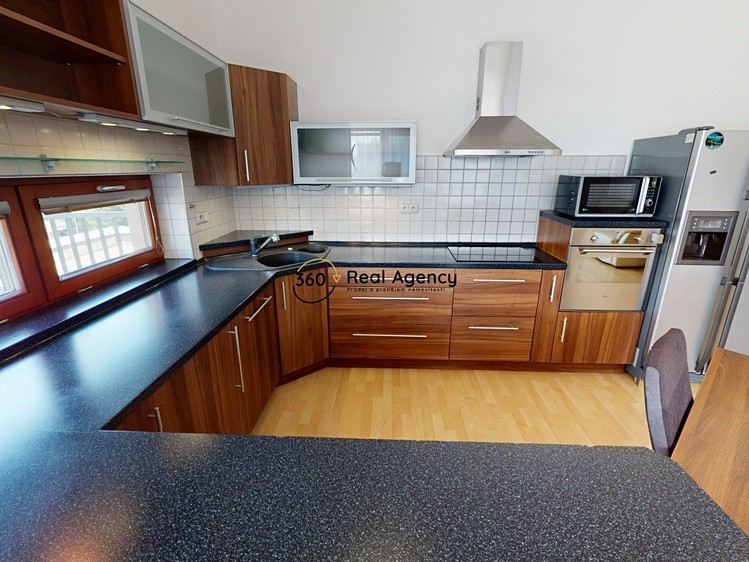 Pronájem bytu 3+kk 135 m² (Jednopodlažní) - foto 2