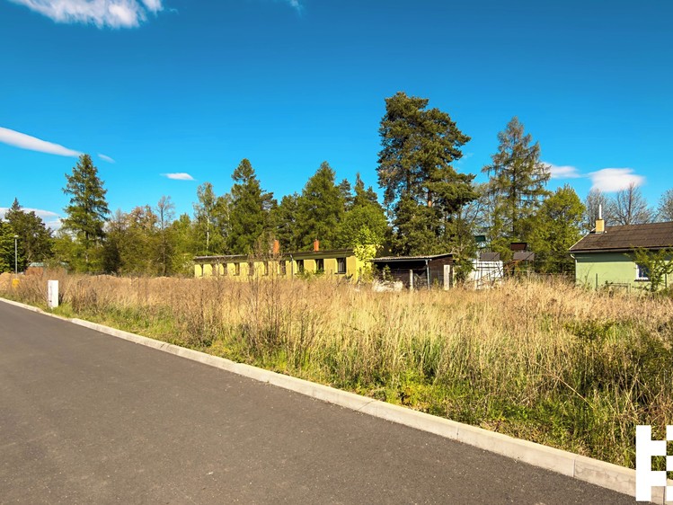 Prodej stavebního pozemku 936 m² - foto 6