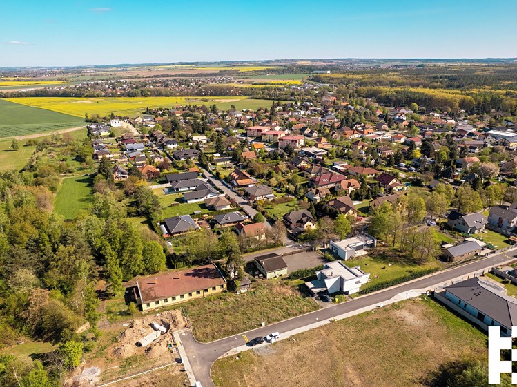 Prodej stavebního pozemku 936 m² - foto 4