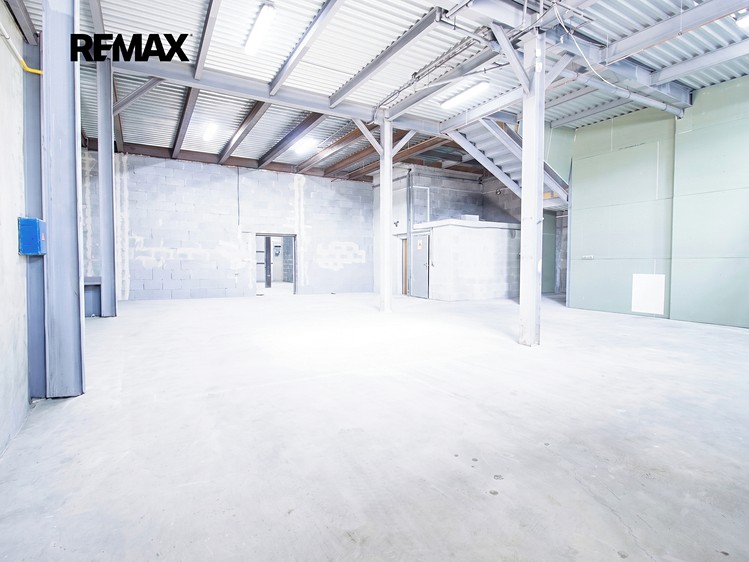 Pronájem skladového prostoru 1 263 m² - foto 2