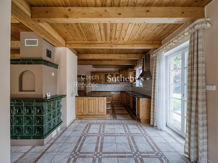 Prodej rodinného domu 331 m², pozemek 2 779 m² - foto 5