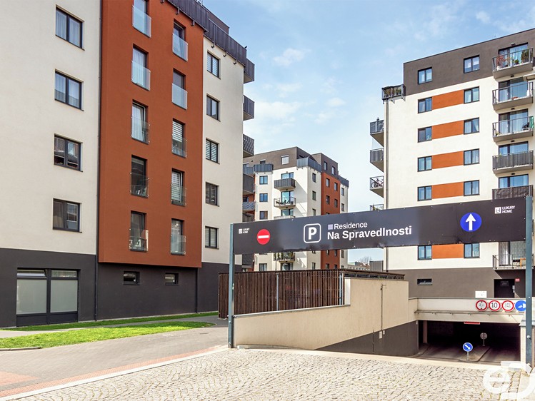 Prodej bytu 3+kk 72 m² (Jednopodlažní) - foto 1