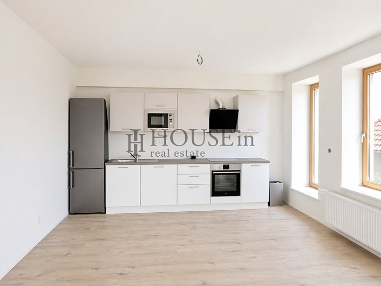 Pronájem bytu 2+kk 63 m² - foto 1