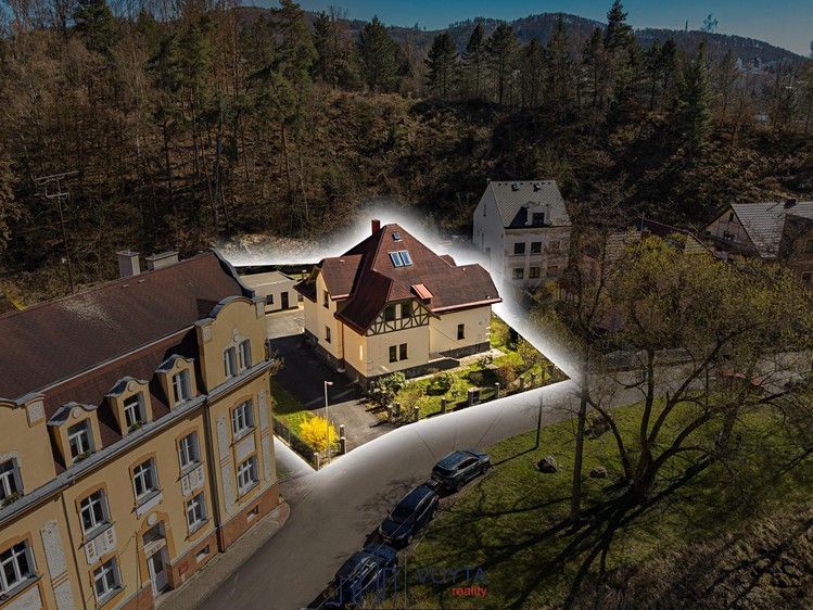Prodej vily 341 m², pozemek 1 076 m² - foto 3