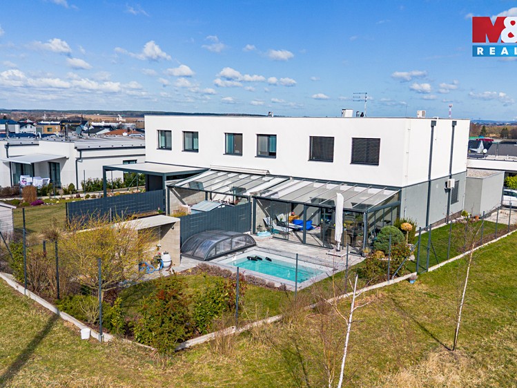 Prodej rodinného domu 145 m², pozemek 439 m² - foto 2