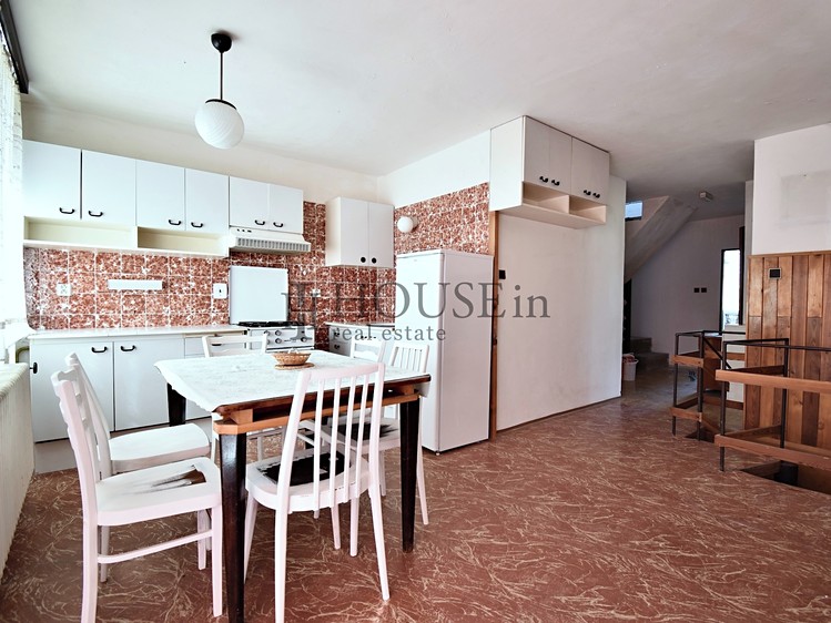 Prodej  rodinného domu 201 m², pozemek 512 m² - foto 7