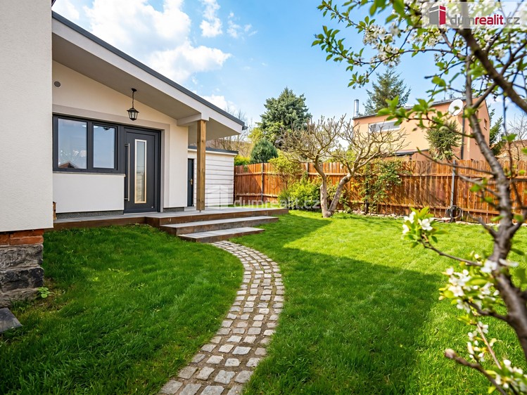 Prodej rodinného domu 140 m², pozemek 287 m² - foto 1