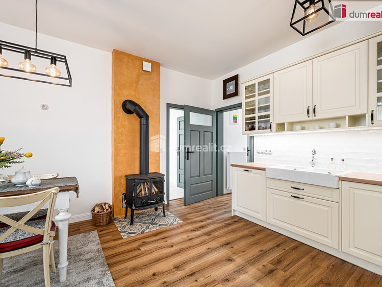 Prodej rodinného domu 140 m², pozemek 287 m² - foto 8
