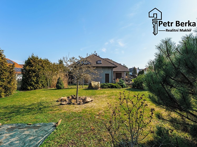 Prodej rodinného domu 308 m², pozemek 1 455 m² - foto 7