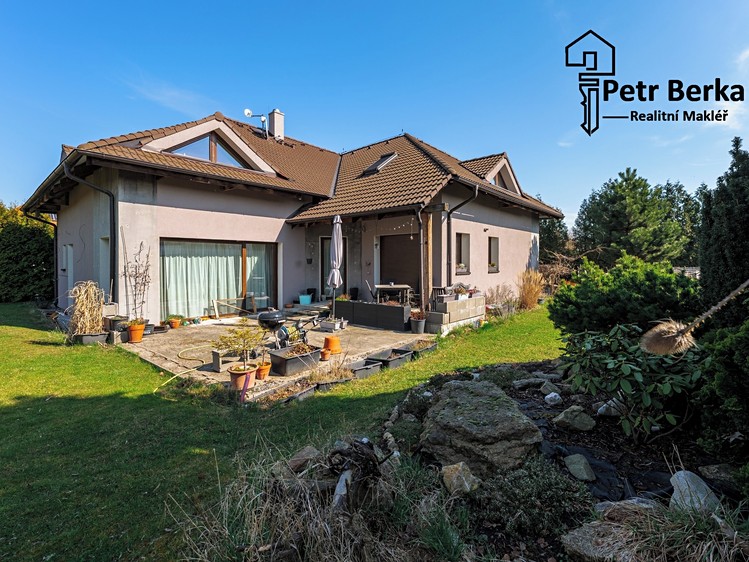 Prodej rodinného domu 308 m², pozemek 1 455 m² - foto 4