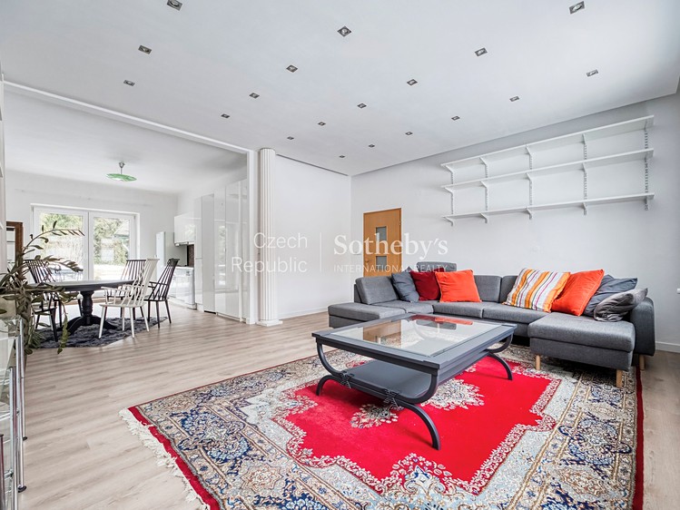 Prodej rodinného domu 200 m², pozemek 140 m² - foto 2