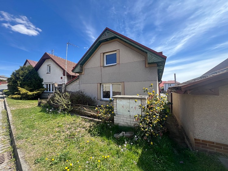 Prodej rodinného domu 100 m², pozemek 119 m² - foto 1