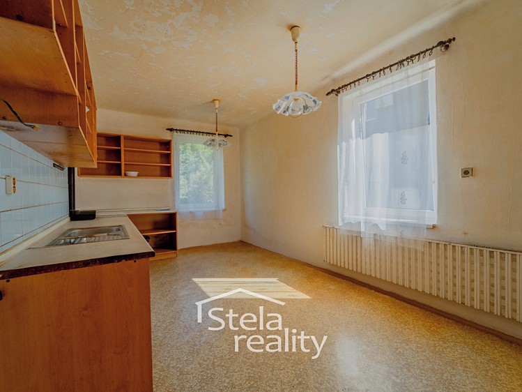Prodej rodinného domu 148 m², pozemek 617 m² - foto 2