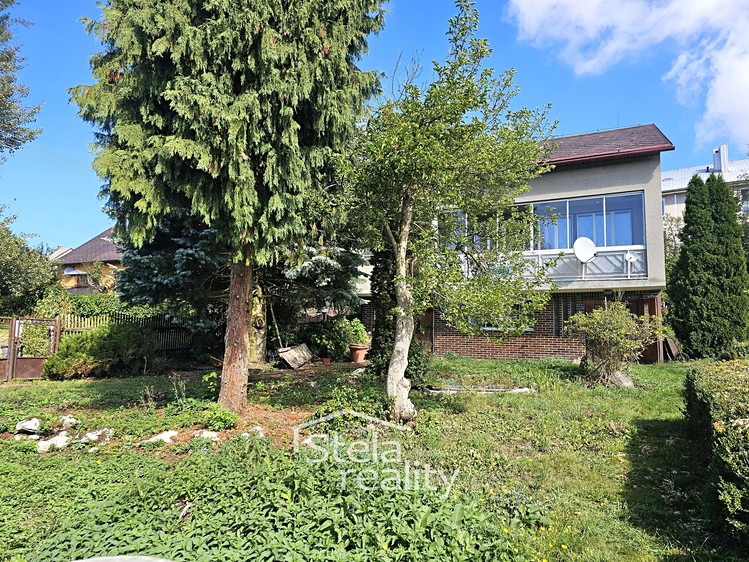Prodej rodinného domu 205 m², pozemek 1 248 m² - foto 2